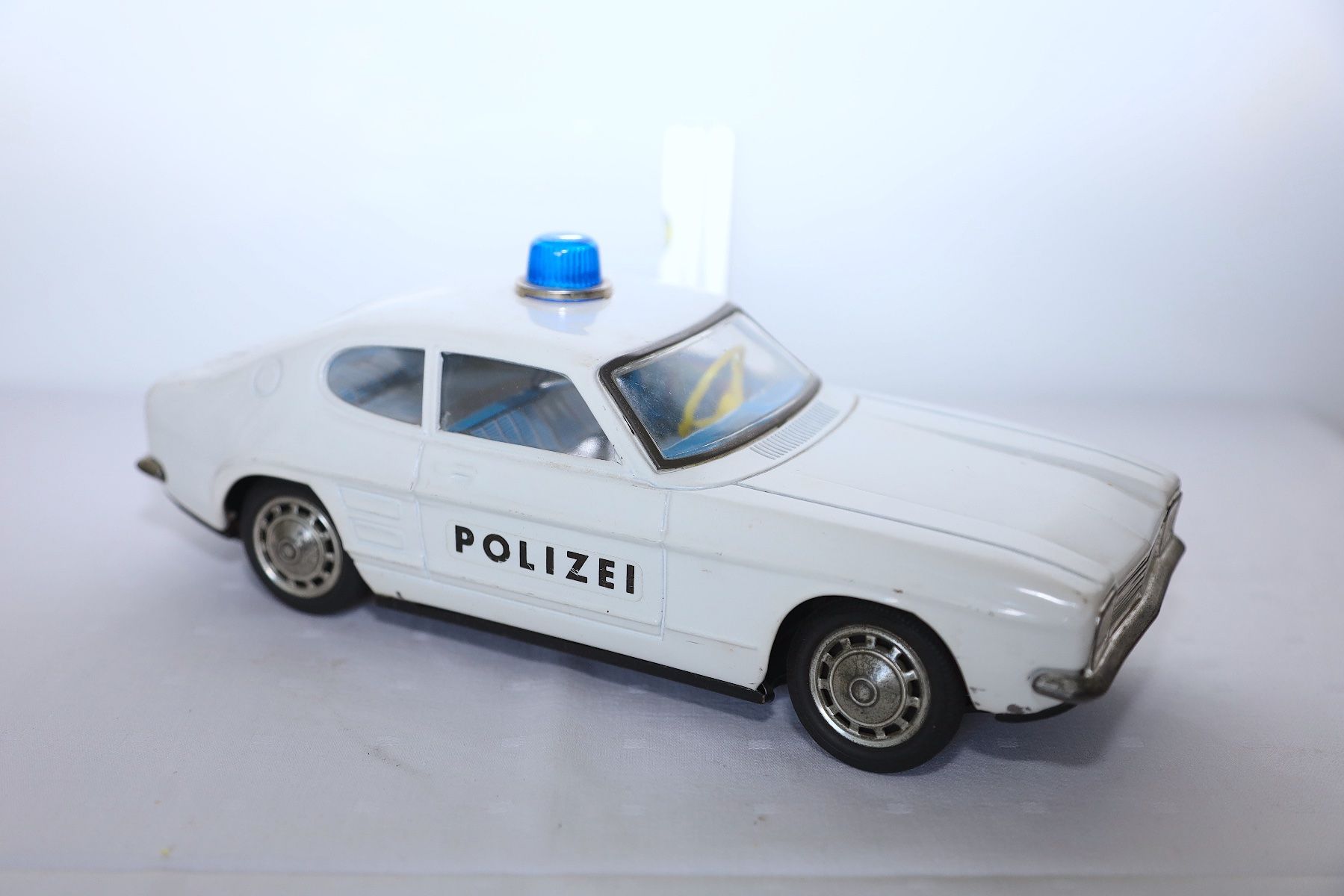 Ford Modellautos: Alter  BLECH POLIZEI FORD CAPRI GANZ METALL – Gebraucht aus Ipsach von Merlux 1