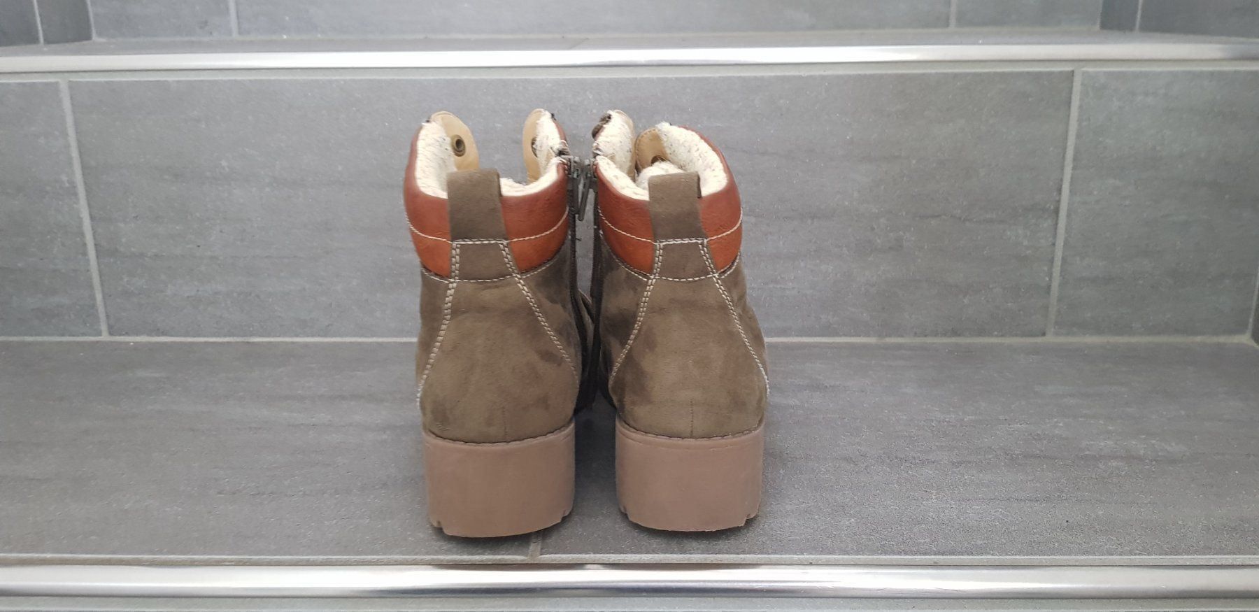 Scarpe per ragazze: Winterschuhe grün gr.36 – Usato da Mezzovico venduto da maemy 3