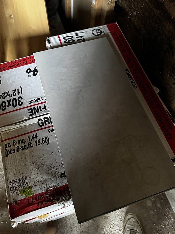 Pareti & Soffitti: Steinplatten für den Innenbereich – Usato da Willisau venduto da lpperf94