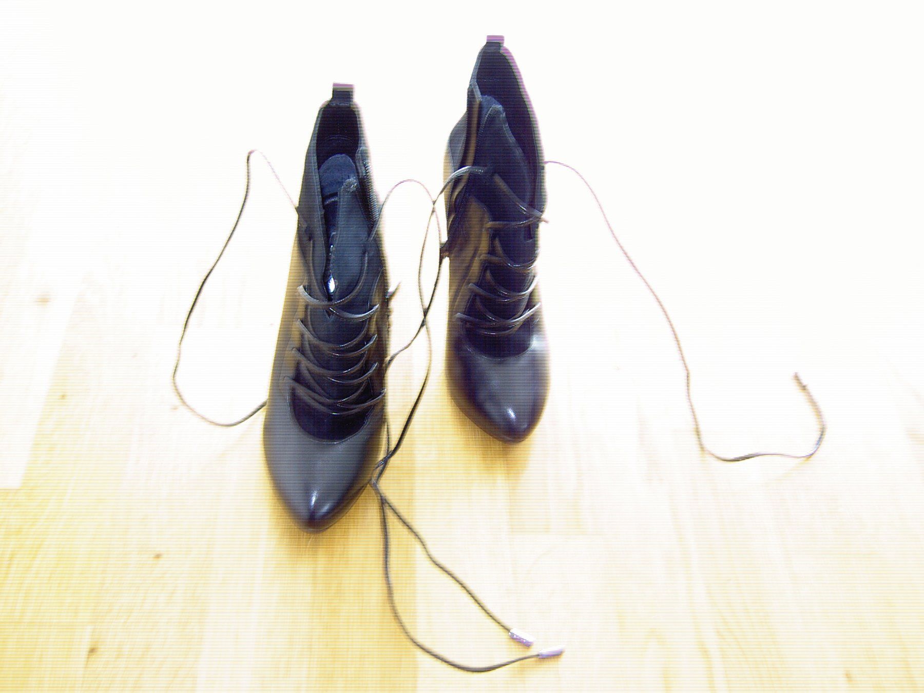 Scarpe da donna: GUESS SCHUHE GR:37 – Usato da Bettlach venduto da Kvety
