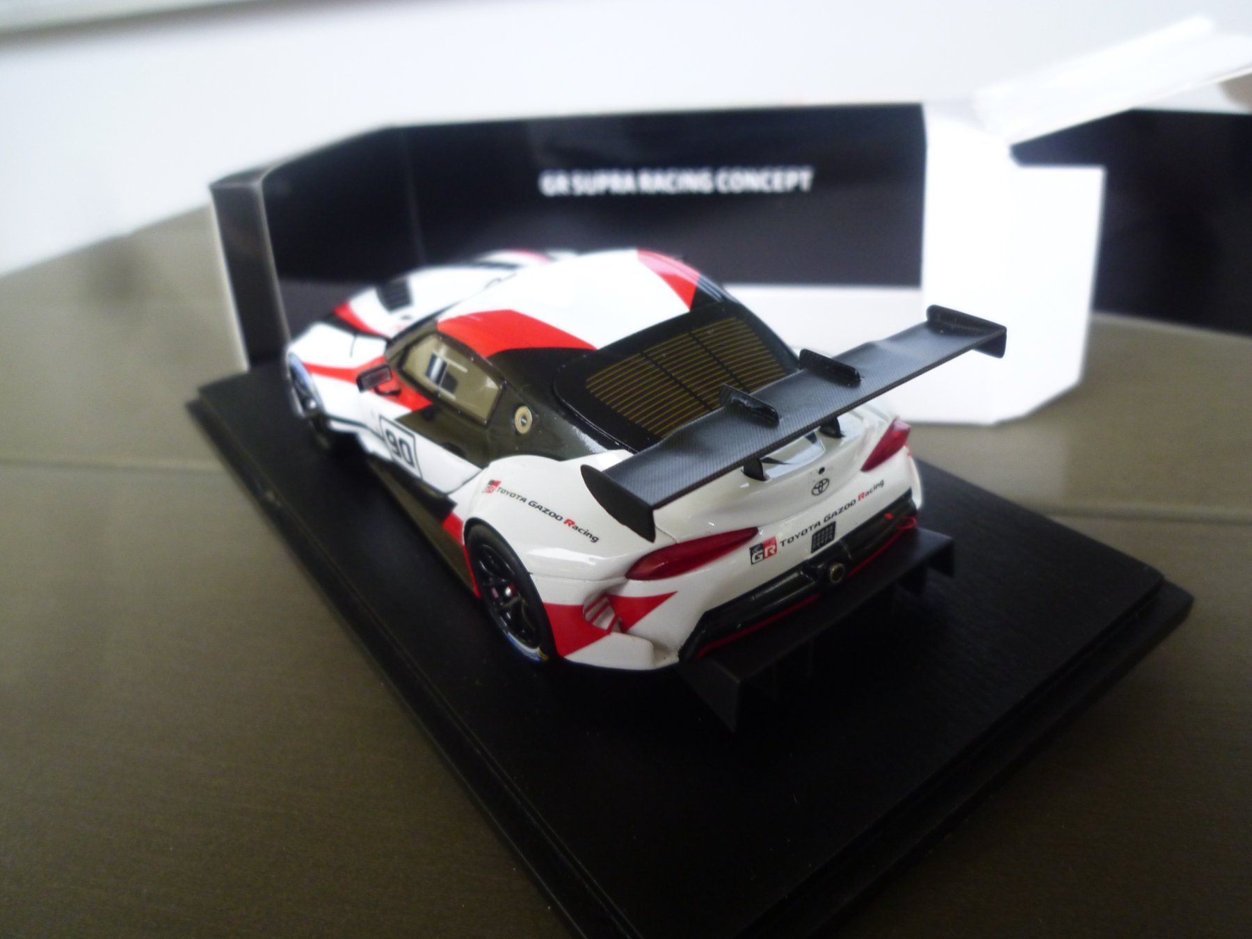 Toyota Modellini d'auto: Toyota GR Supra Racing Concept – Nuovo e nell'imballaggio originale da Flawil venduto da Imperiosud 3