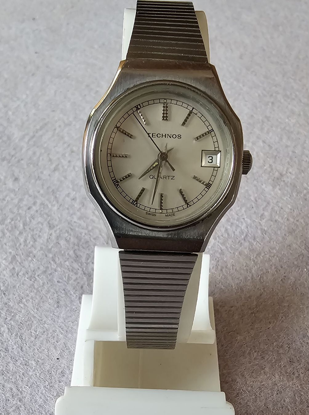 Technos Orologi: TECHNOS Swiss Made Elegante Damenuhr 26 mm – Usato da Speicher venduto da Swisswtch 2