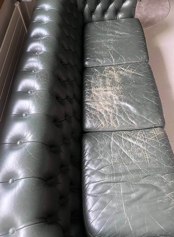 Sofas: Chesterfield-Sofa zu verkaufen – Gebraucht aus Muttenz von Adrian_4132 2