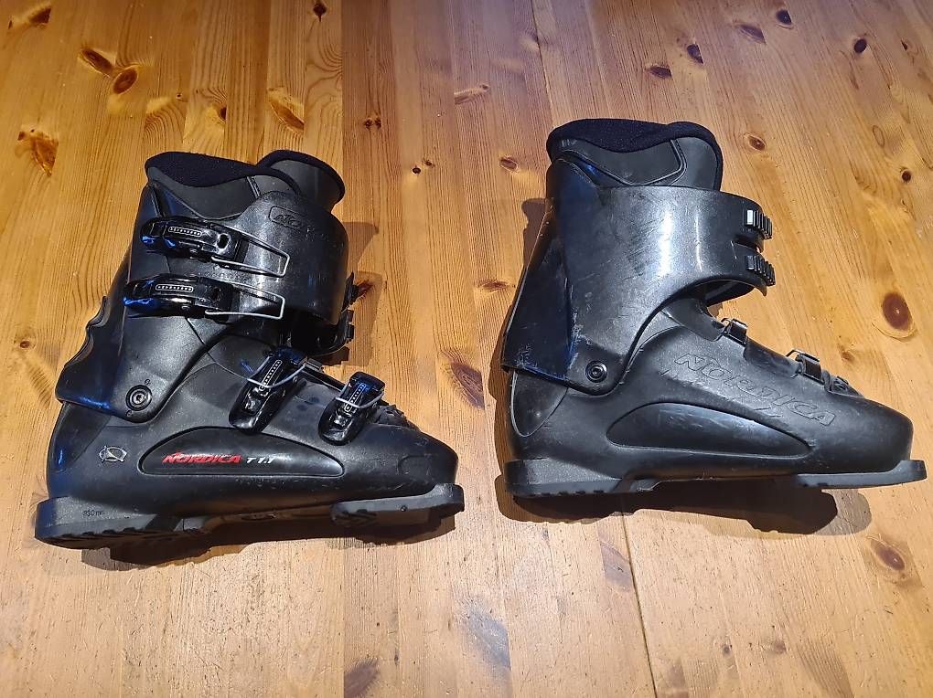 Herrenschuhe: Chaussures de ski 44 – Gebraucht aus Châtel-St-Denis von max_fri 2