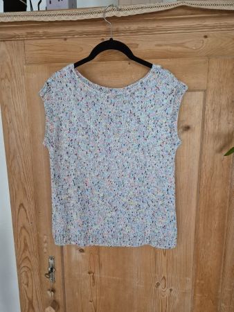 Damen Stricktop bunt meliert ärmellos gebrauchter Zustand