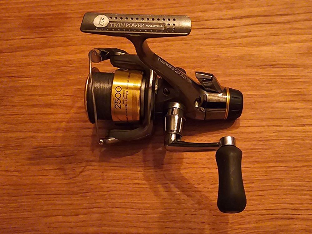 Angelrolle Shimano Twin Power 2500XT-RB (Gebraucht) in Abtwil SG für