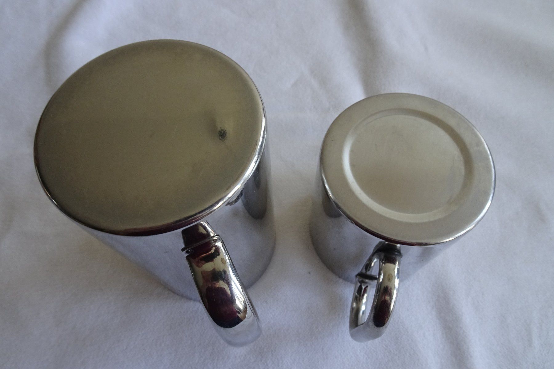 Tazze: 2 Becher, Tassen aus Chromstahl – Usato da Strengelbach venduto da schmetterling20 2