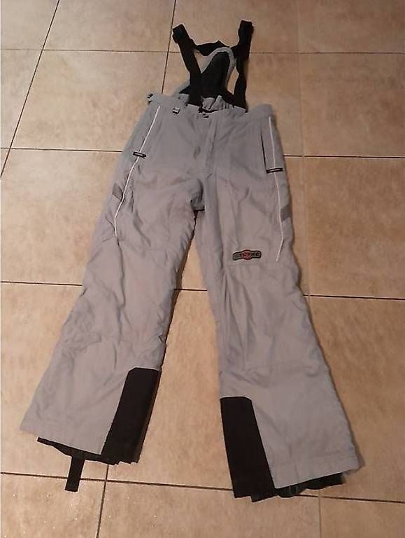Pantaloni: Skihose – Usato da Triesen venduto da naomikindle13
