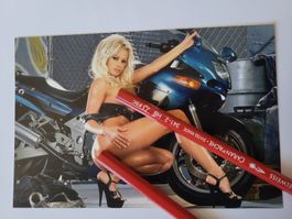 Akt Foto Frau Motorrad
