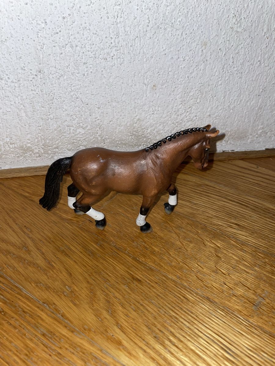 Schleich Giocattoli: Schleich Hannoveraner Stute 13296 – Usato da Adetswil venduto da Mschnuffi 1