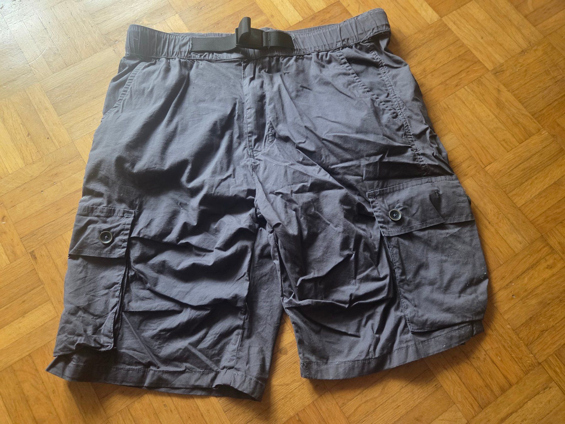 Pantalons: 2 Shorts Gr. L – D'occasion à Basel par Roundtrip 3