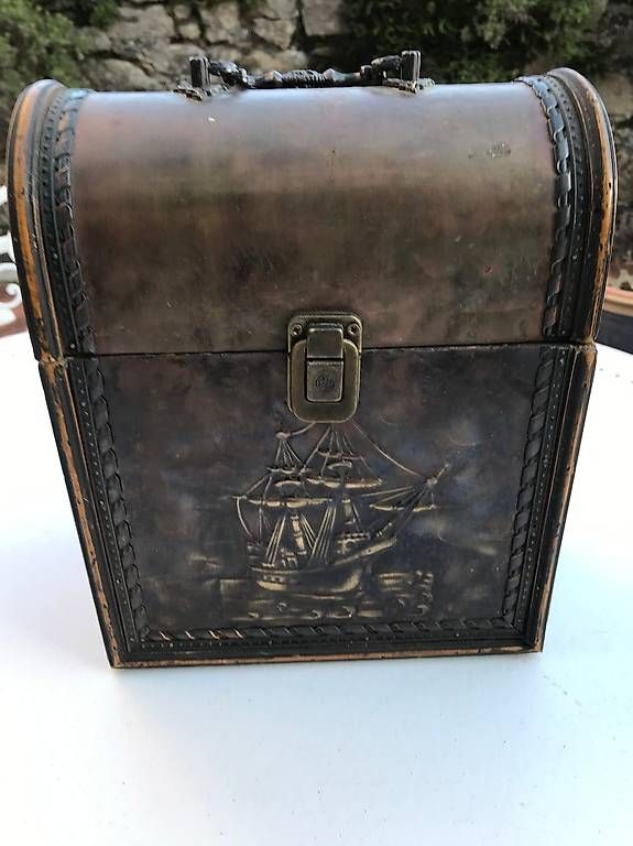 Valigie: Coffret insolite aux 2 frégates – Usato da Estavayer-le-Lac venduto da mar_2s6b