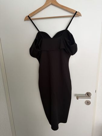 Damen Kleid schwarz mit Spaghettiträgern in gutem Zustand