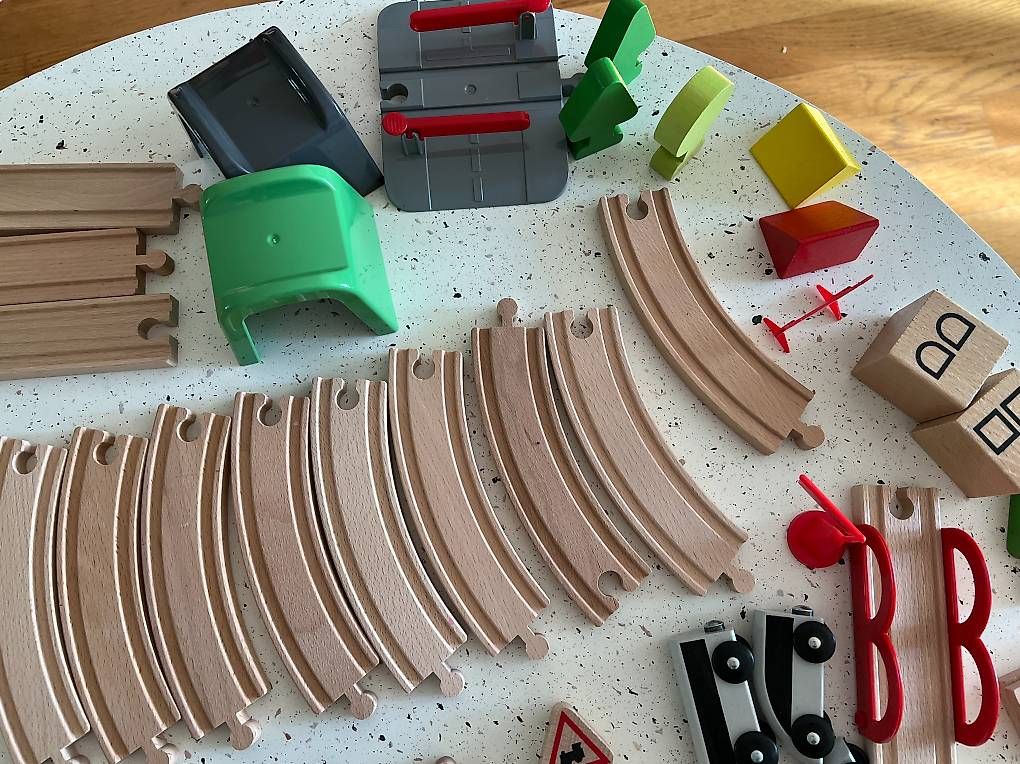 Giocattoli: Holzeisenbahn / Brio kompatible Eisenbahn Set – Usato da Adliswil venduto da bravewolf 1