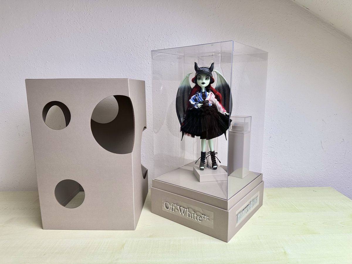 Bambole: Off-White Monster High Raven Rhapsody Puppe – Nuovo e nell'imballaggio originale da Zürich venduto da Kat_5557 1