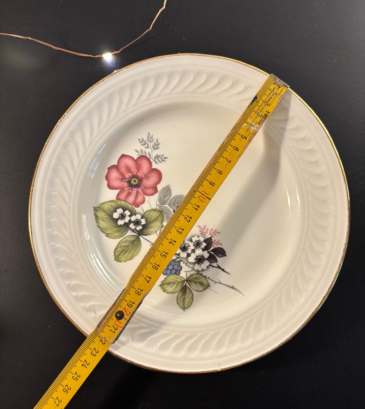 Piatti: Assiette vintage en bel état – Usato da Neuchatel venduto da melagian 2