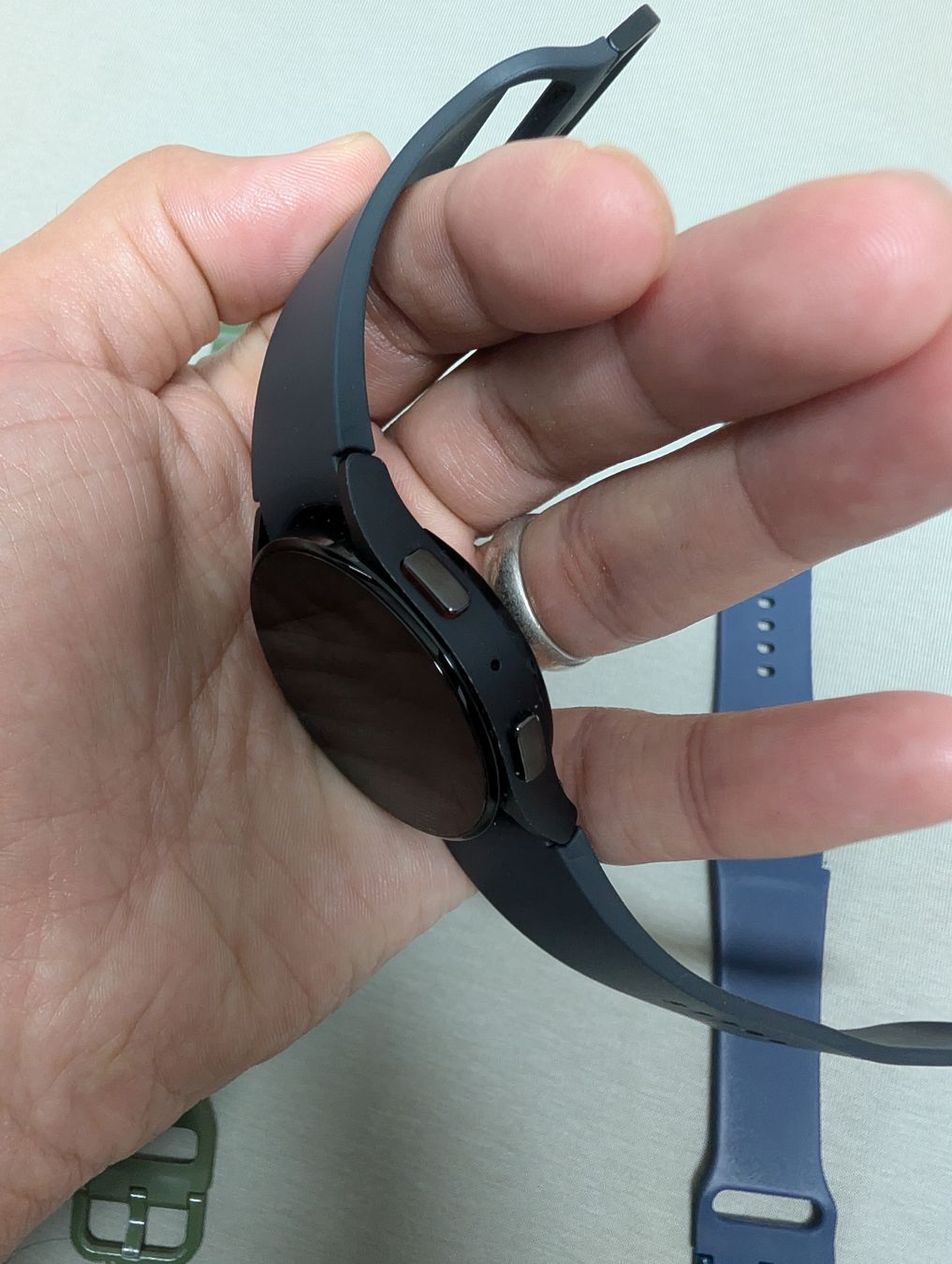 Samsung Smartwatch: Samsung Watch 5 40mm Bluetooth, Black, includes 2 Straps! – Gebraucht aus Oberhasli von awaisgman 2