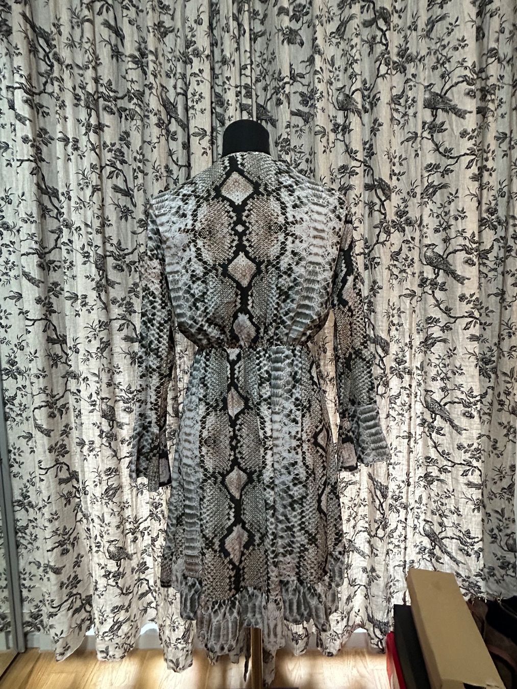 Kleider: LEICHTES BLUSENKLEID – Gebraucht aus Luzern von Suneha 2