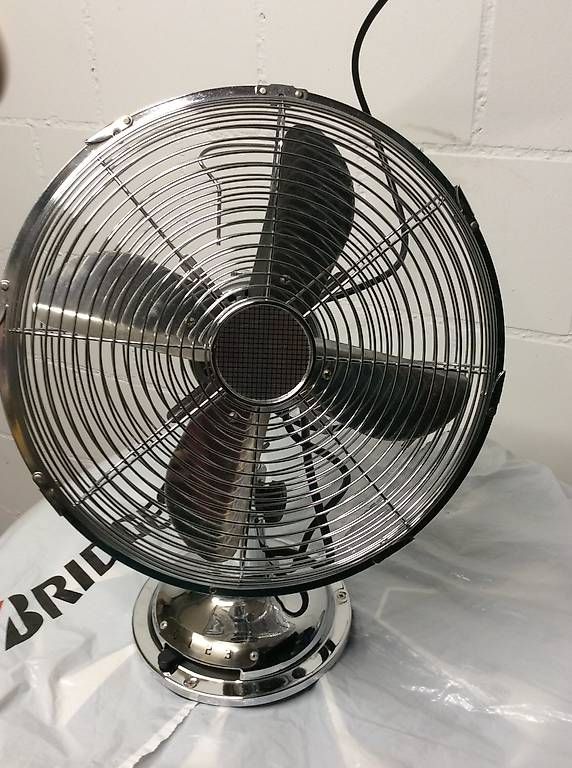 Ventilateurs: TISCHVENTILATOR IN SILBER – D'occasion à Belp par dubizubi