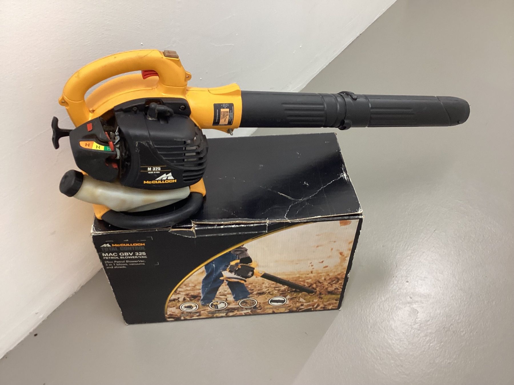 Soffiatori & Aspiratori per foglie: Laubbläser / Laubsauger Mc CULLOCH MAC GBV 325 – Usato da Haag (Rheintal) venduto da Rega