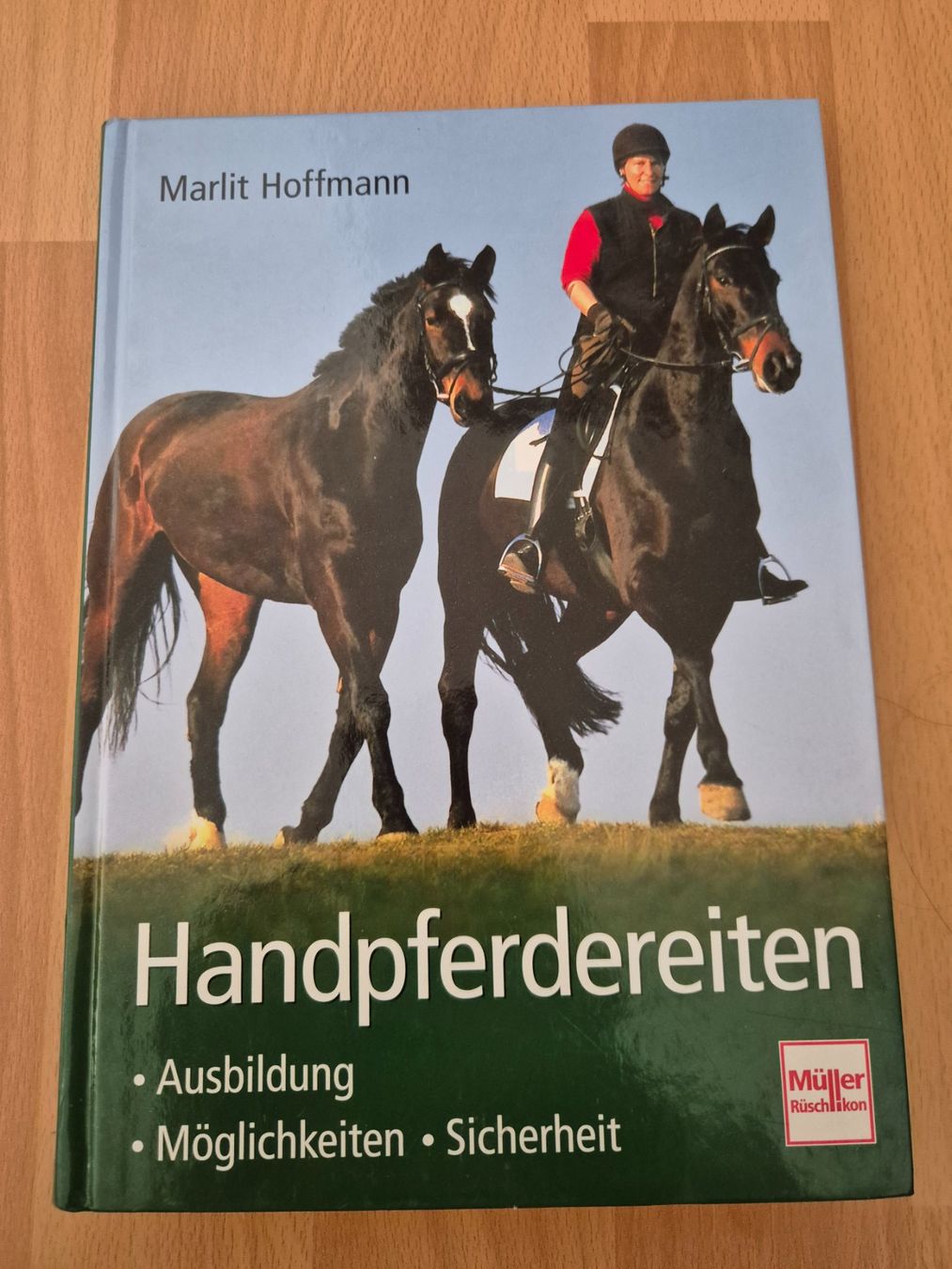 Zaumzeug & Halfter: Pferdefachbuch – Neu (gemäss Beschreibung) aus Meggen von Orrinka20