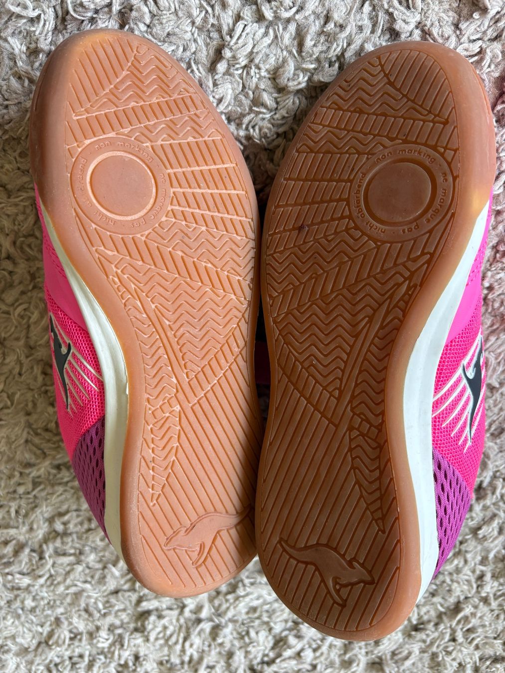 Scarpe per ragazze: KangaROOS Mädchen Hallenschuhe Gr 32 – Usato da Aarau venduto da stellabianca 2
