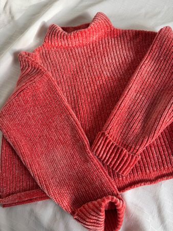 Korallfarbener Strickpullover, Grösse S
