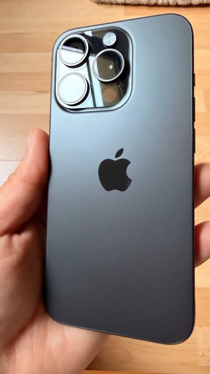 Apple Portables: Iphone 15 pro – D'occasion à Lostorf par Giulialadelfa 1