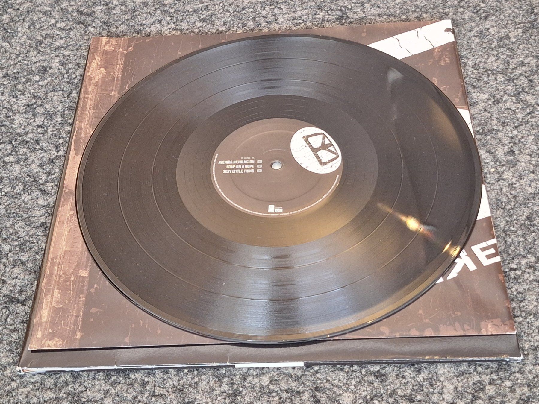 Dischi in vinile: Chickenfoot, Chickenfoot - 2 Vinyl LP EU 2009 – Nuovo (secondo la descrizione) da Oberentfelden venduto da Musicud 4