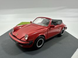 Porsche 930 Turbo Cabrio 1:43, rot-schwarz, NZG MODELLE