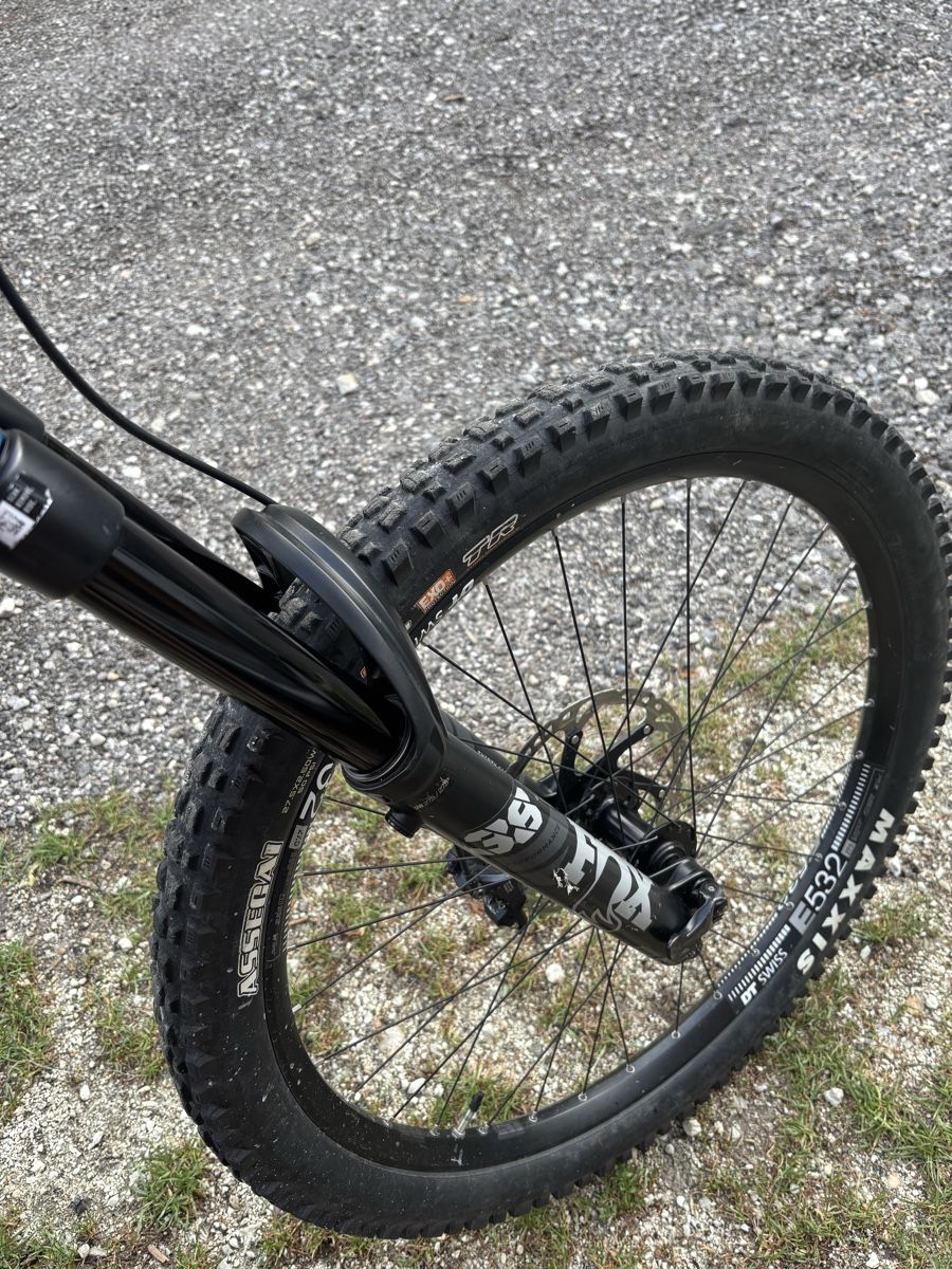 Commencal Velos: Commencal Clash M – Gebraucht aus Winterthur von Mia.27 3