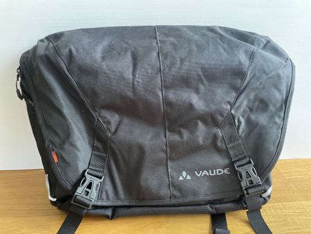 Vaude Laptoptasche schwarz mit Zubehör
