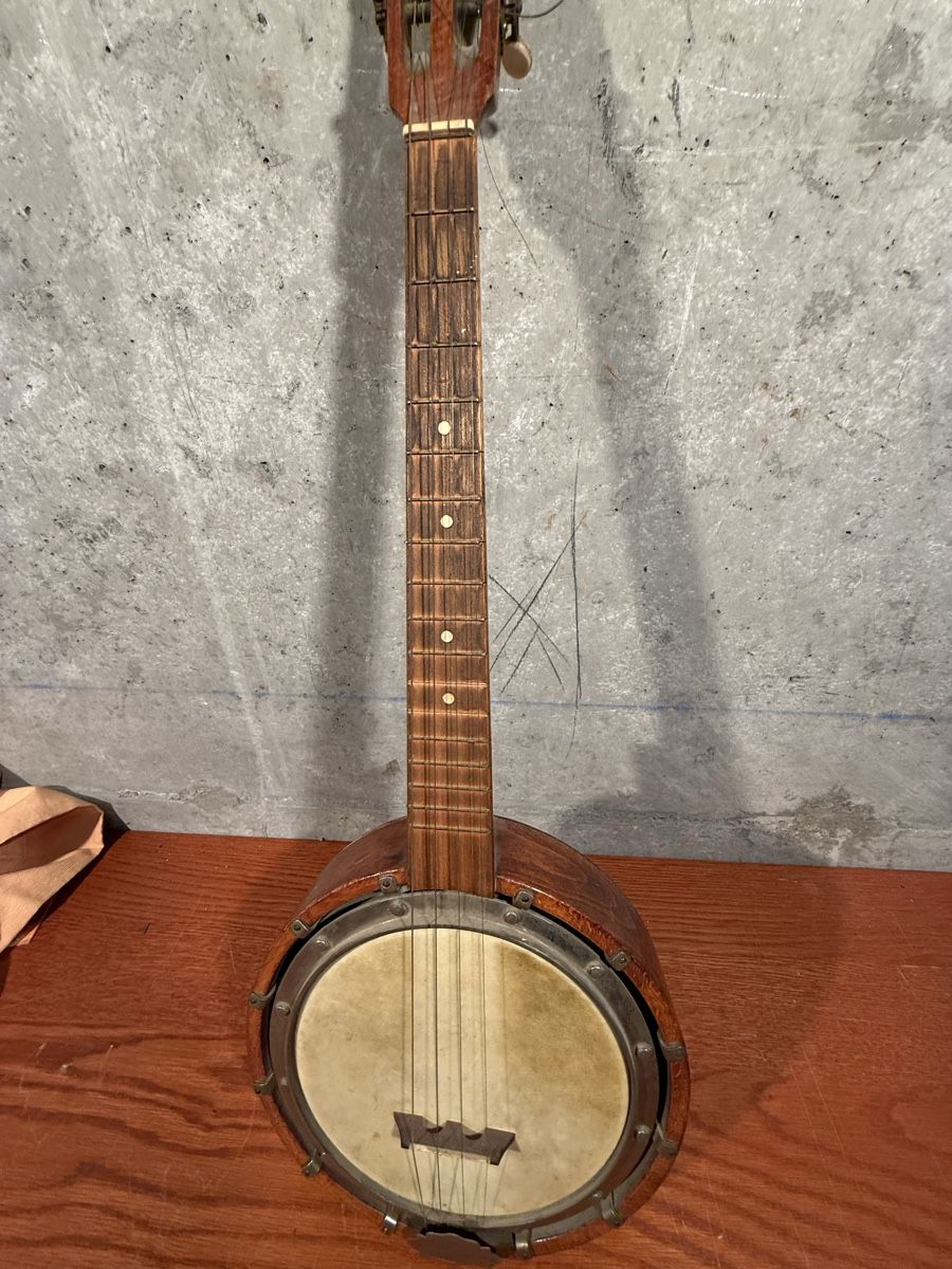 Vintage Strumenti musicali: Banjo vintage  avec étui, – Usato da Lausanne venduto da artnouveau04 9