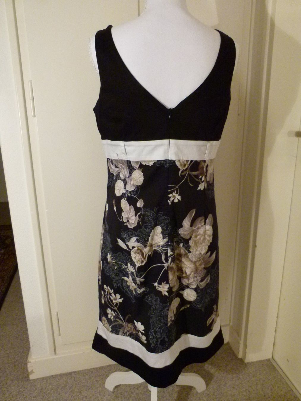 Costumi: Damen- Costume Edas, dunkelblau – Usato da Winterthur venduto da carrera924s 5