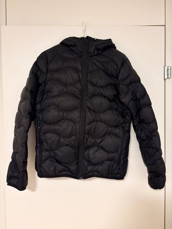 Daunenjacke Peak Performance schwarz Grösse L guter Zustand