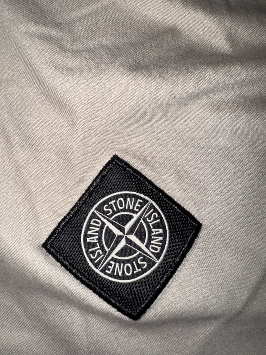 Stone Island T-Shirts: T-shirt Stone Island Compass Logo Desert – Gebraucht aus Genève von pre_9tyc 1