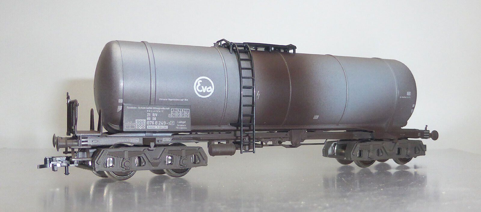 Fleischmann Modelleisenbahnen: Fleischmnn 855475 DB Kesselwagen EVA, Sondermodell gealtert – Neu und originalverpackt aus Derendingen von Benfis 1