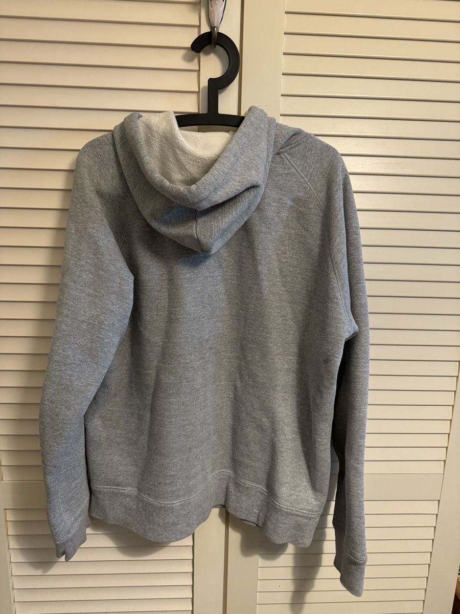 Carhartt Pullover & Sweatshirts: Carhartt Grey Hoodie, Size L – Gebraucht aus Zürich von Andriy_Zurich 1