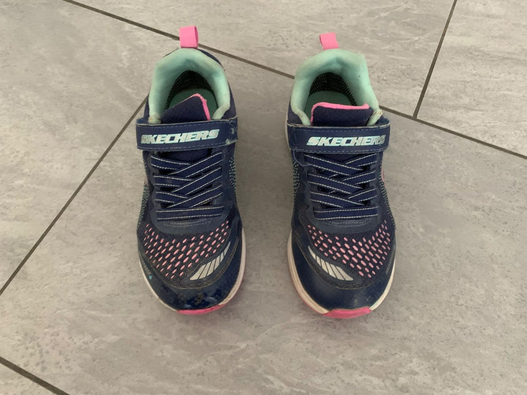 Skechers Scarpe per ragazzi: Skechers / Sneaker - Grösse 28 – Usato da Bülach venduto da Loredana13 1