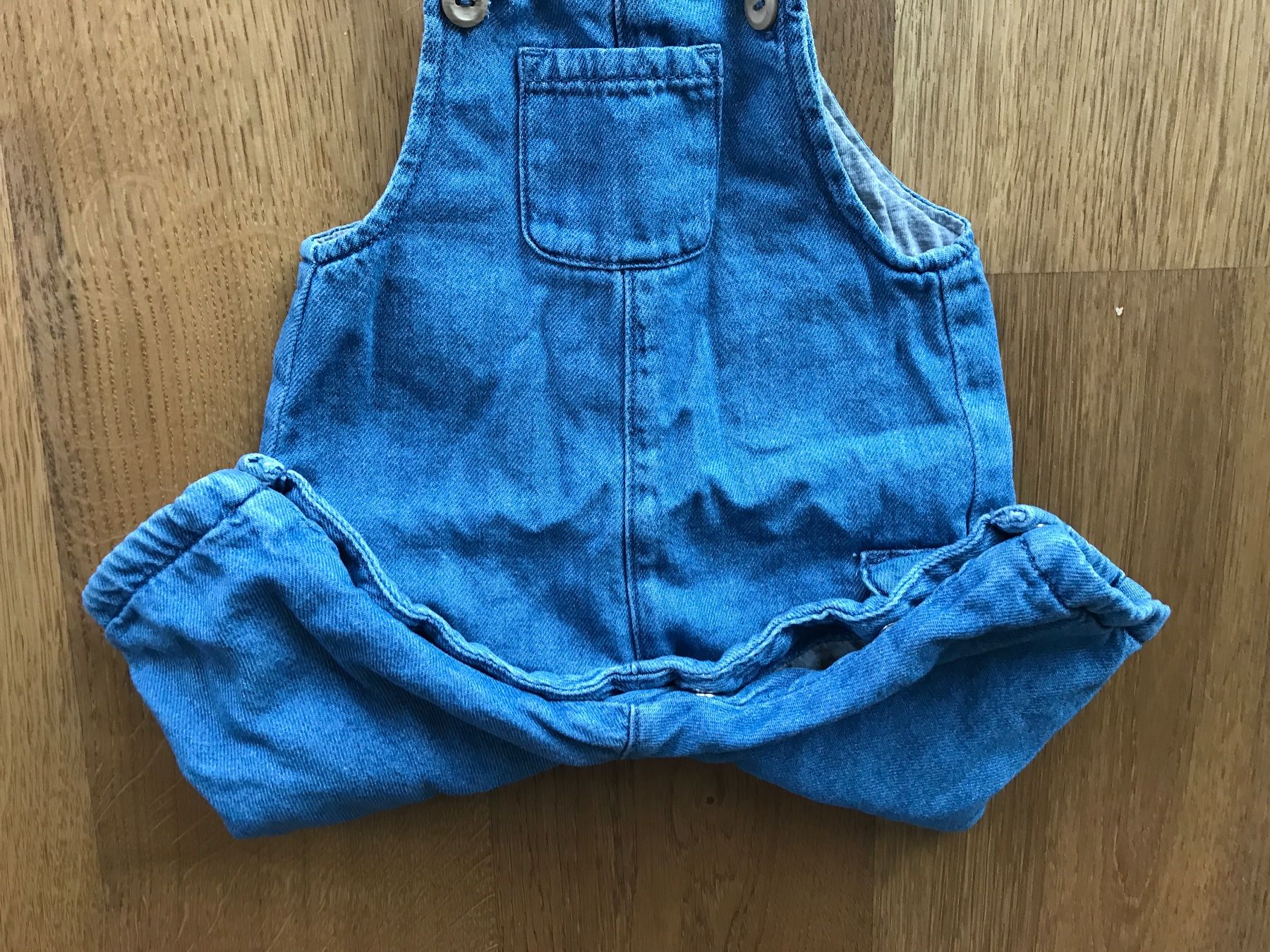 Pantaloni: Latzhose Jeans C&A Grösse 68 – Nuovo (secondo la descrizione) da Wollerau venduto da Oriole83 1