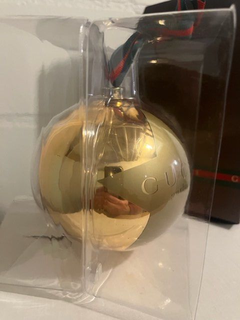Toutes les décorations: Gucci Weihnachtskugel original Verpackt – Neuf avec emballage d'origine à Altbüron par Februar26 3