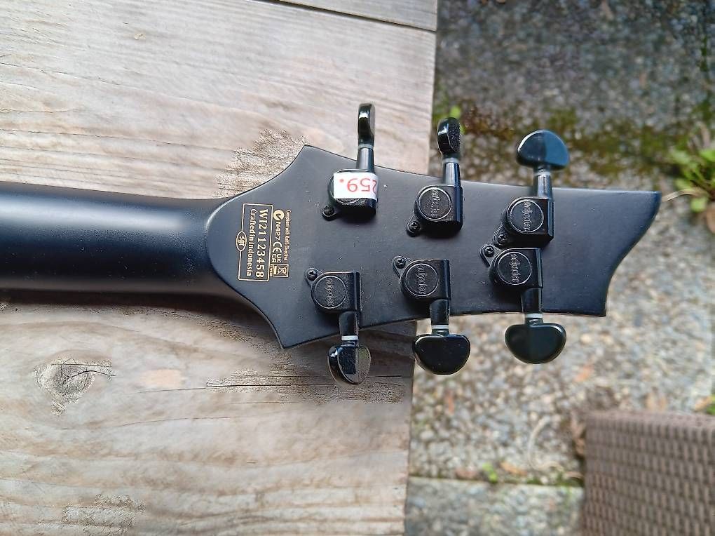 Schecter Strumenti musicali: Shecter Damien  satin black – Usato da Burgdorf venduto da Tinum 4