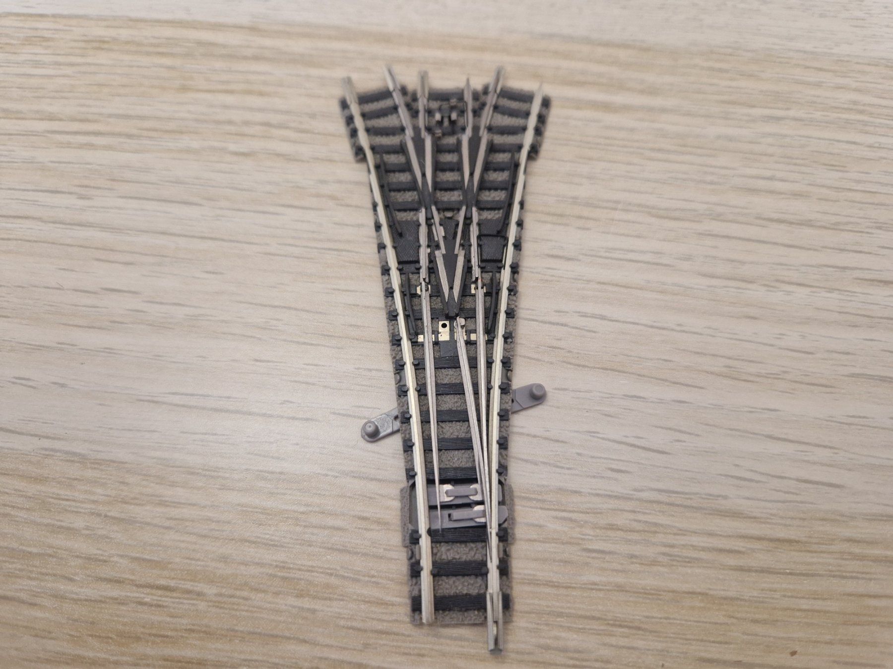 Fleischmann Modelleisenbahnen: Fleischmann N 9157 3-weg weiche (1) – Gebraucht aus St-Aubin-Sauges von tantome 1