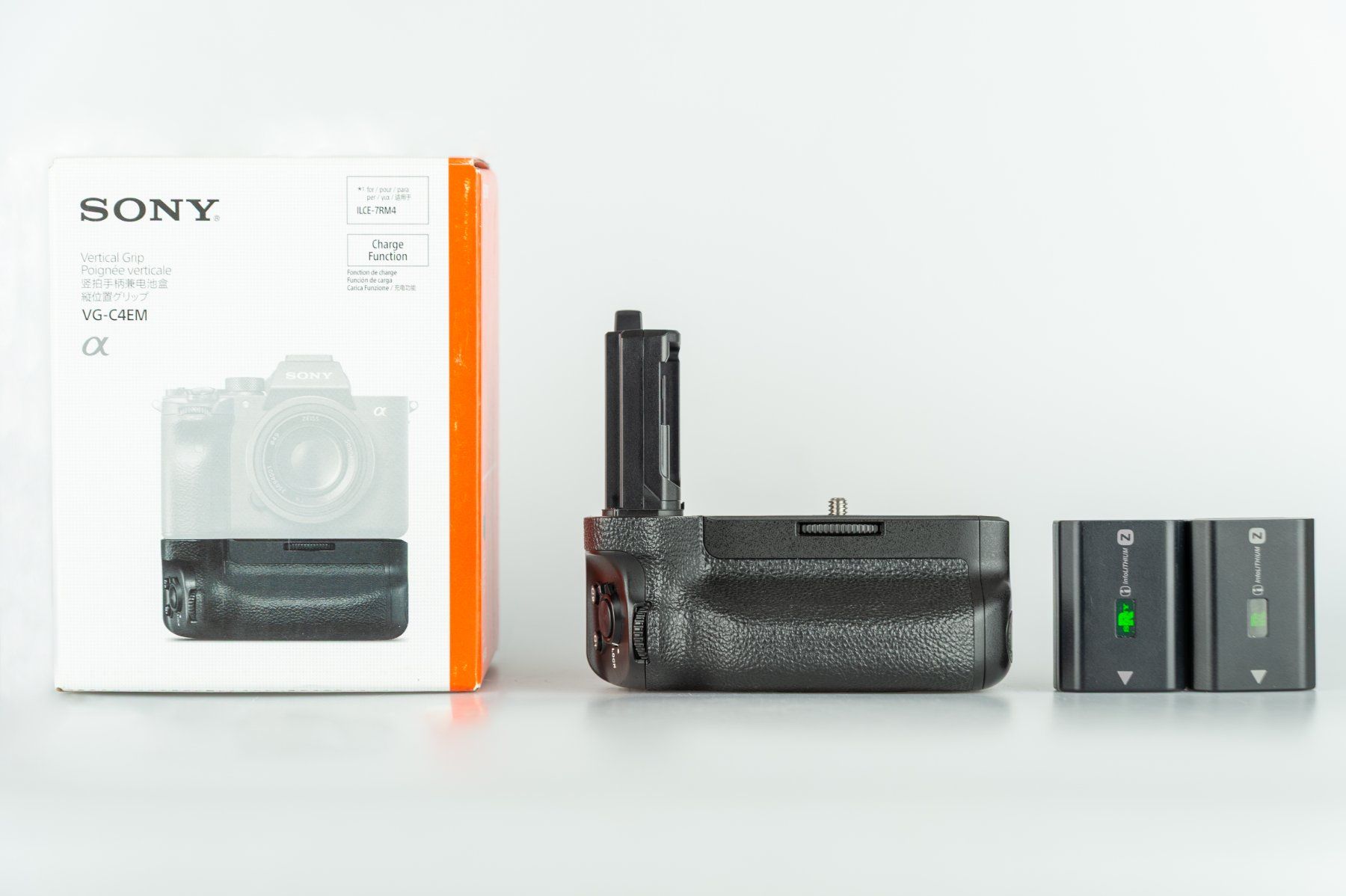 Altri Accessori: Sony VG-C4EM Batteriegriff (2) – Usato da Frauenfeld venduto da foto_winiger_gmbh