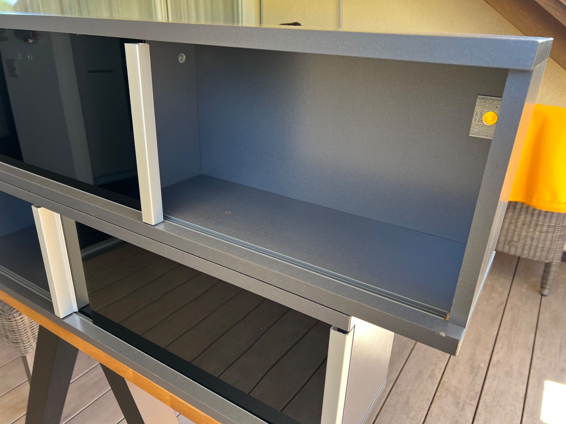 Ikea Scaffali: Wandregal / Vitrine  Glasfront Aluminium Anthrazit – Usato da Brütten venduto da mcstern 1