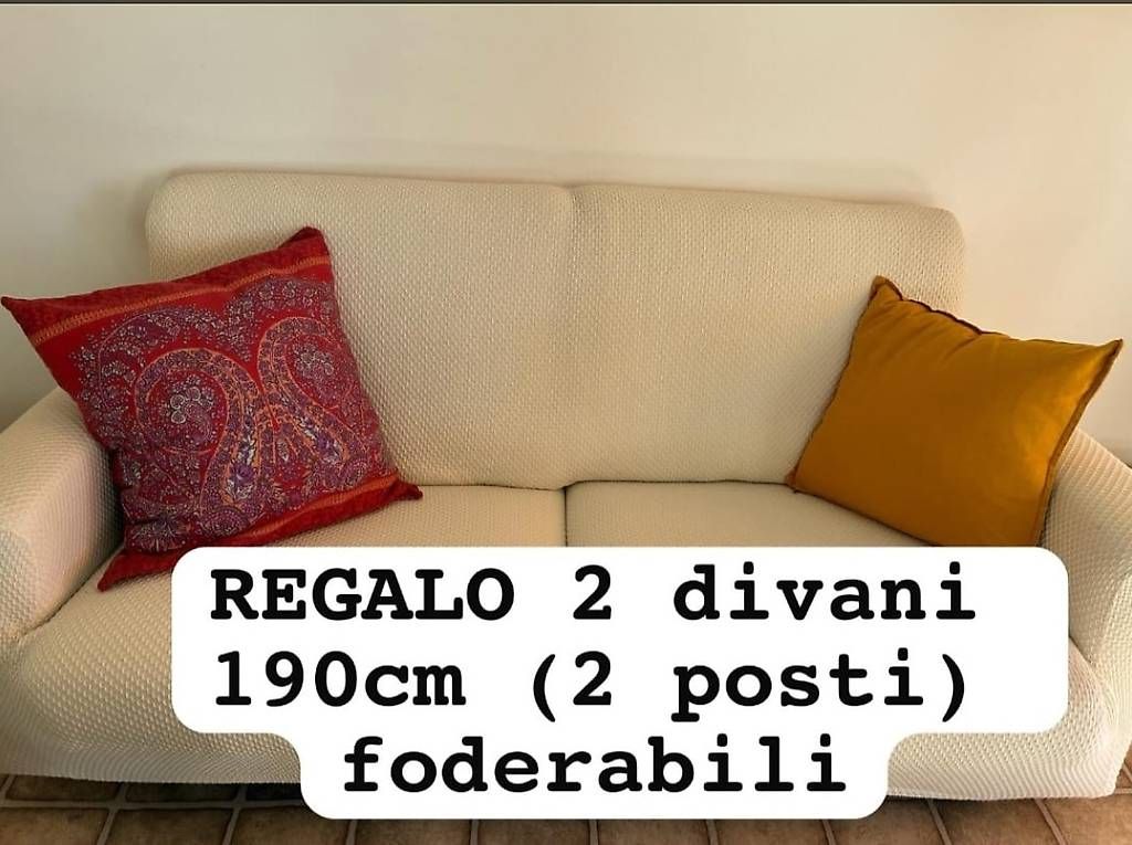 Divani: REGALO 2 DIVANI – Usato da Vacallo venduto da gft_y5q8