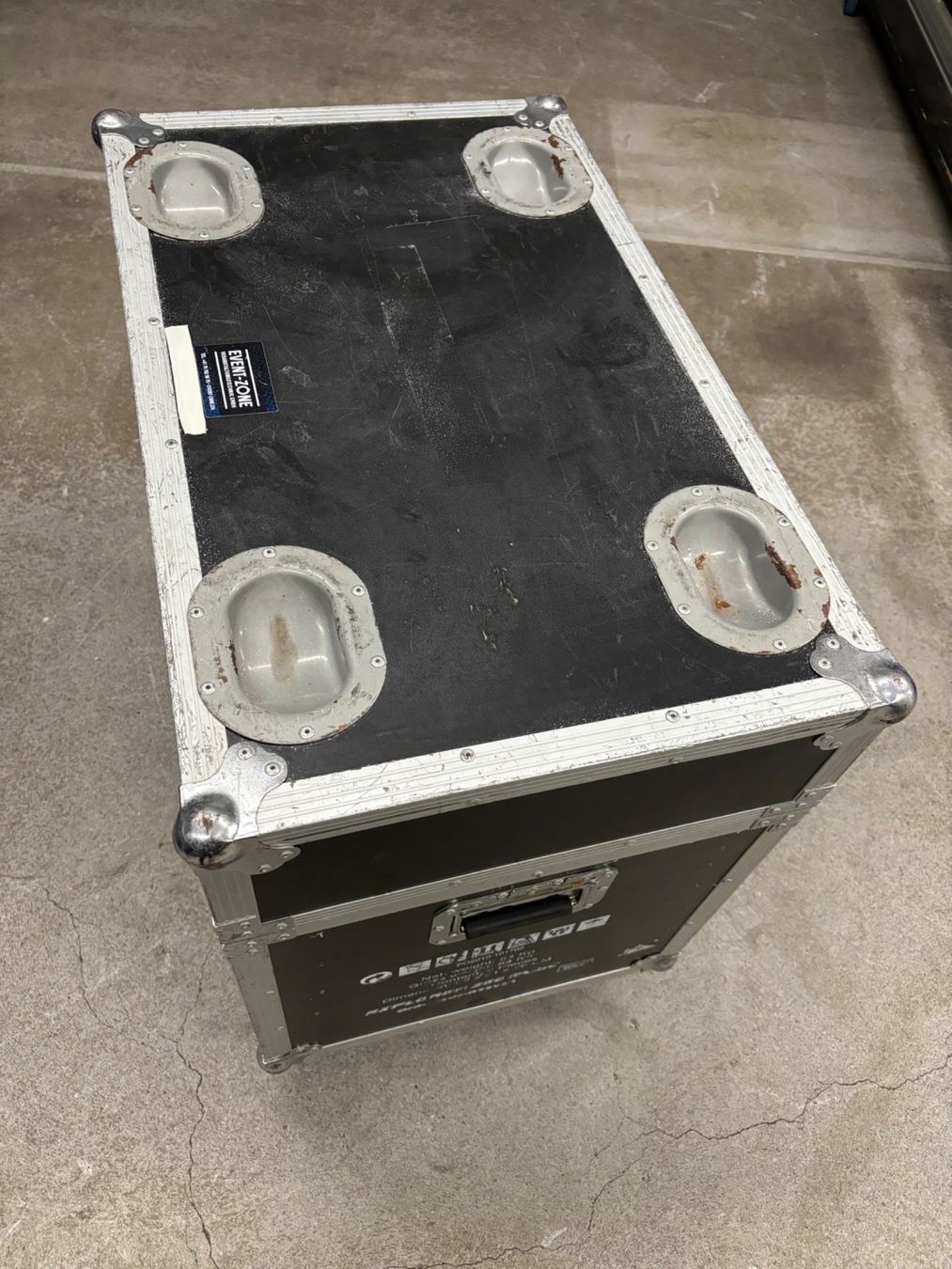 Valigie: Case mit Rollen – Usato da Waltenschwil venduto da Event-Zone 1