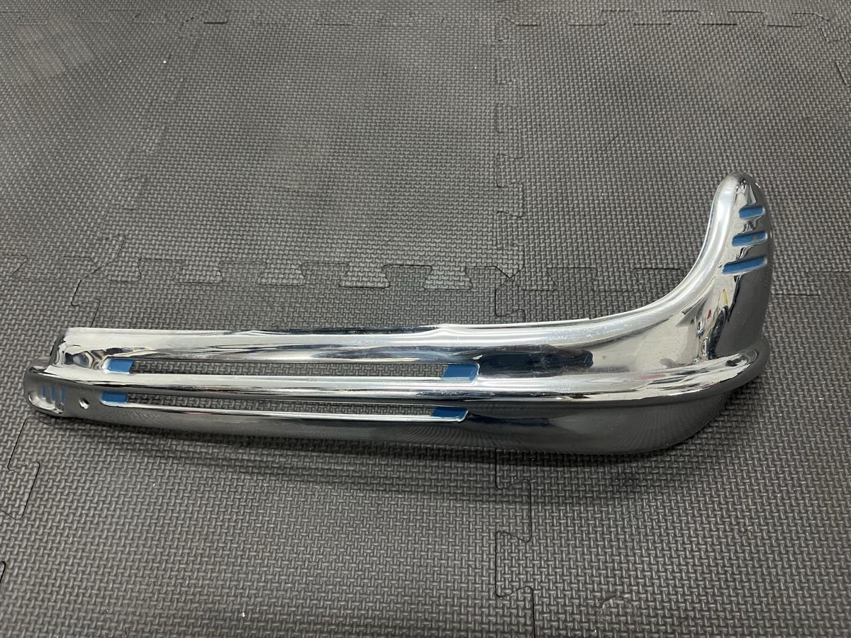 Vespa Tutti pezzi di ricambio per scooter: Vespa Faro Basso Backenschmuck – Nuovo (secondo la descrizione) da Thun venduto da Cpia