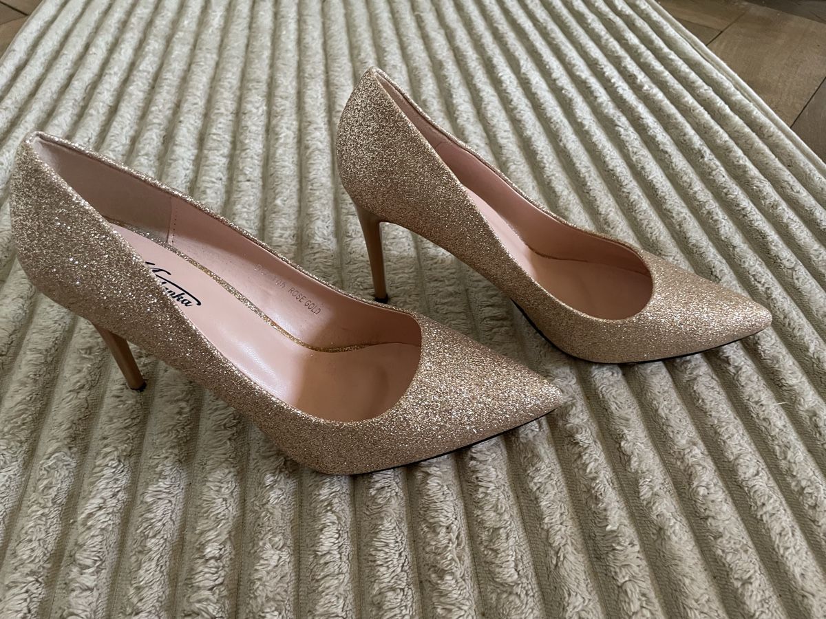Scarpe da donna: Pumps glitzernd Rosé Grösse 39 neu – Nuovo (secondo la descrizione) da Wädenswil venduto da cha_pf7p 1