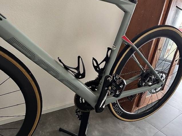 BMC Biciclette: BMC Roadmachine 01 Two carbone  - Etat irréprochable – Usato da Lausanne venduto da Julielle 3